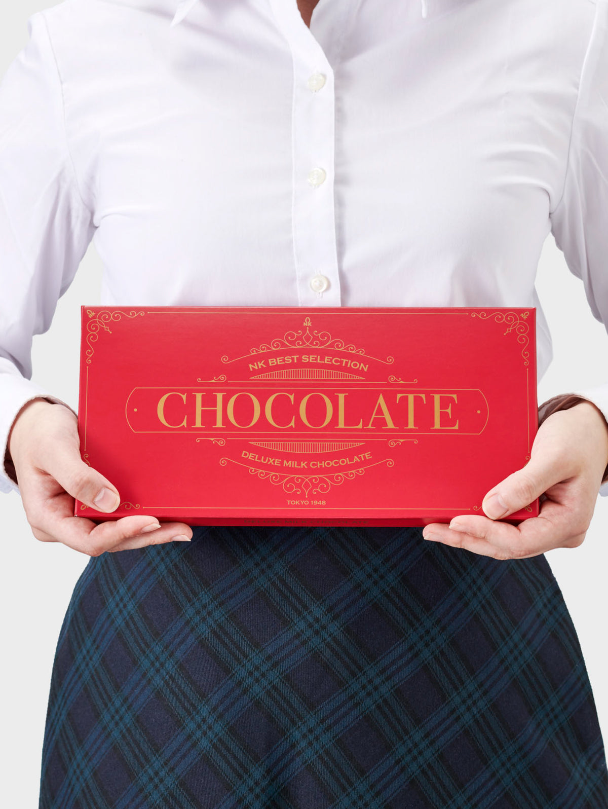 DELUXE MILK CHOCOLATE