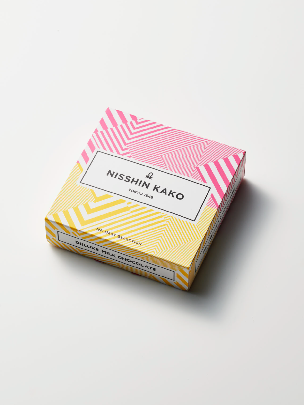 DELUXE MILK CHOCOLATE